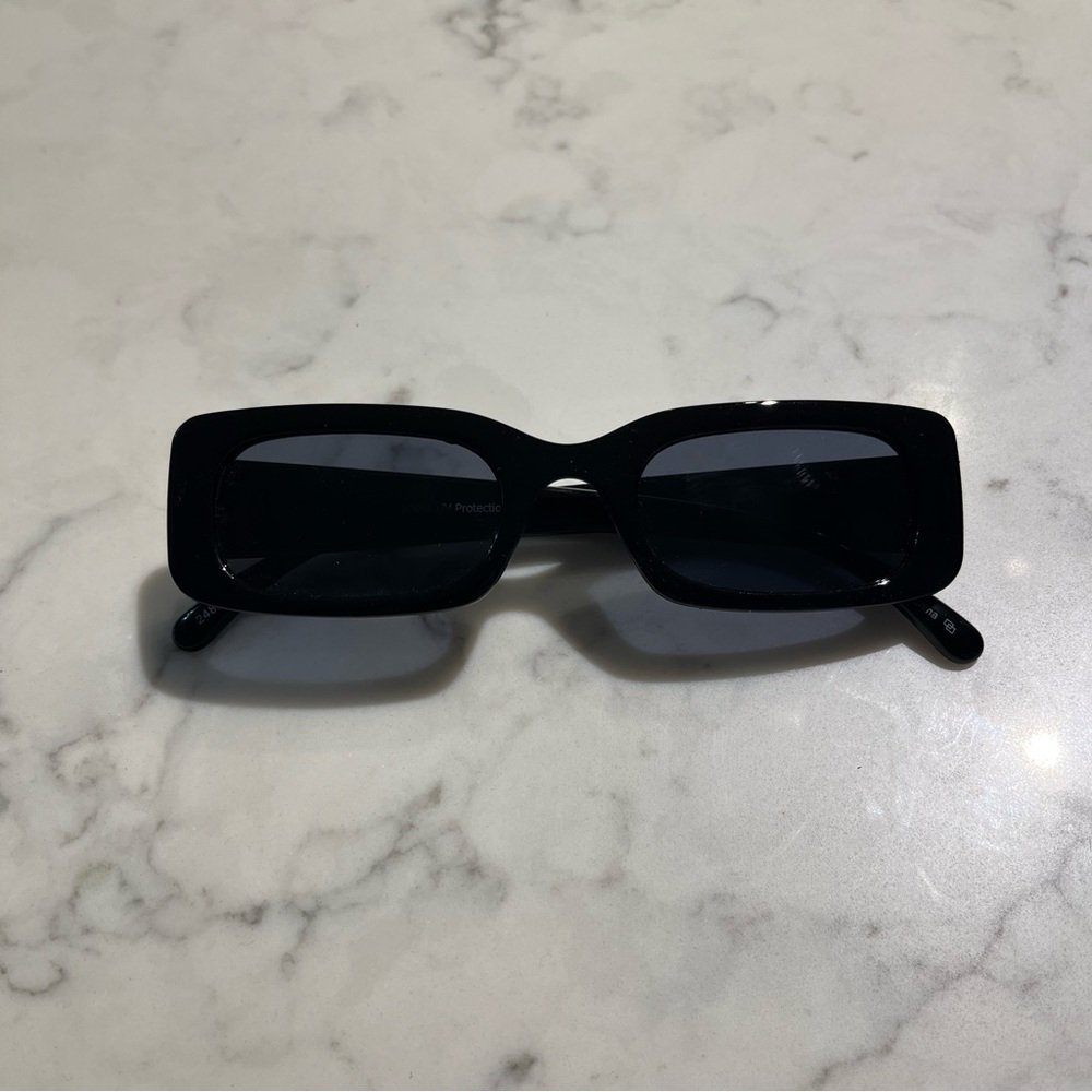 Simons All Black Rectangular Sunglasses With Bag